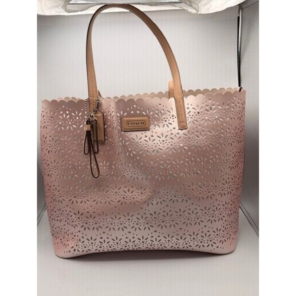 Authentic Coach Metro Pink Pearl Leather Tote & Matching Wristlet Excellent Con.